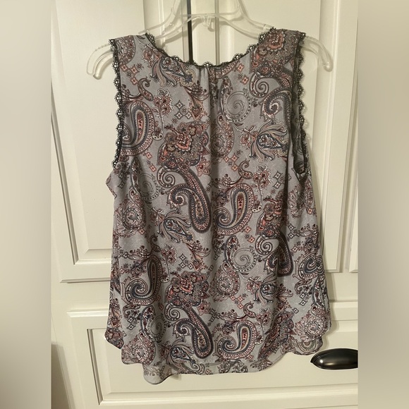 White House Black Market Sleeveless Top - Picture 3 of 6